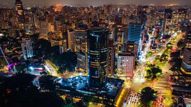 La Avenida Paulista de noche